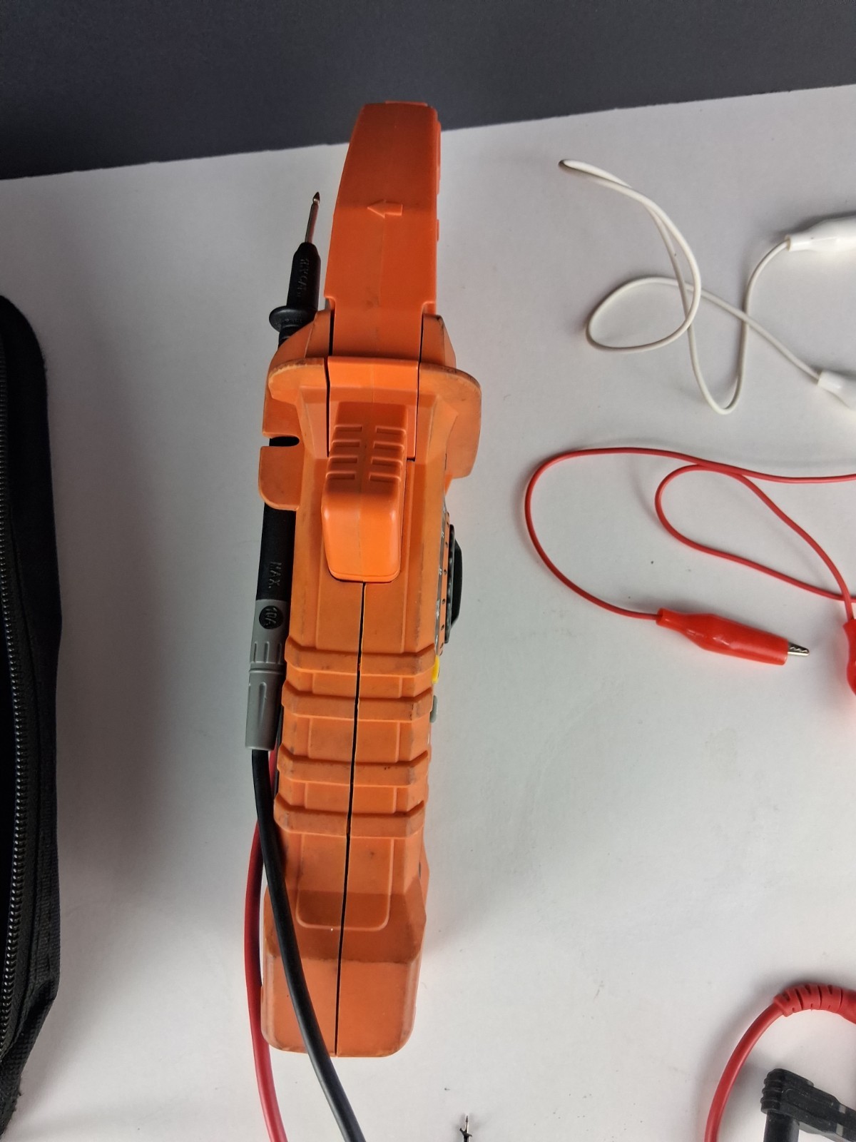 Ames AC /DC Digital Clamp Meter Cat lll 1000 v CM1000A Screen does light up