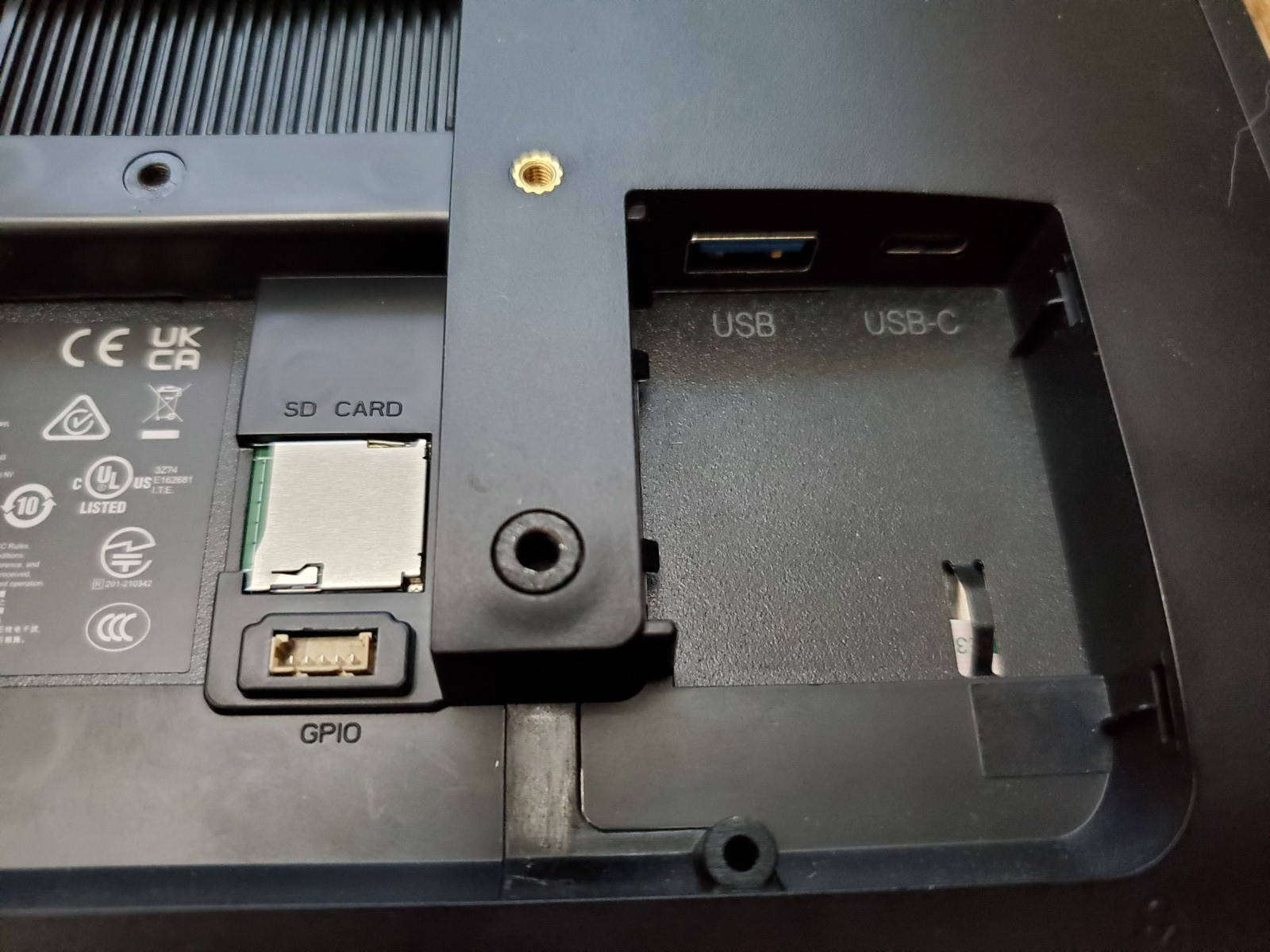 ELO 10″ I-Series 4.0 AiO Touchscreen Tablet Computer (E390647) w/ PoE (E413396)
