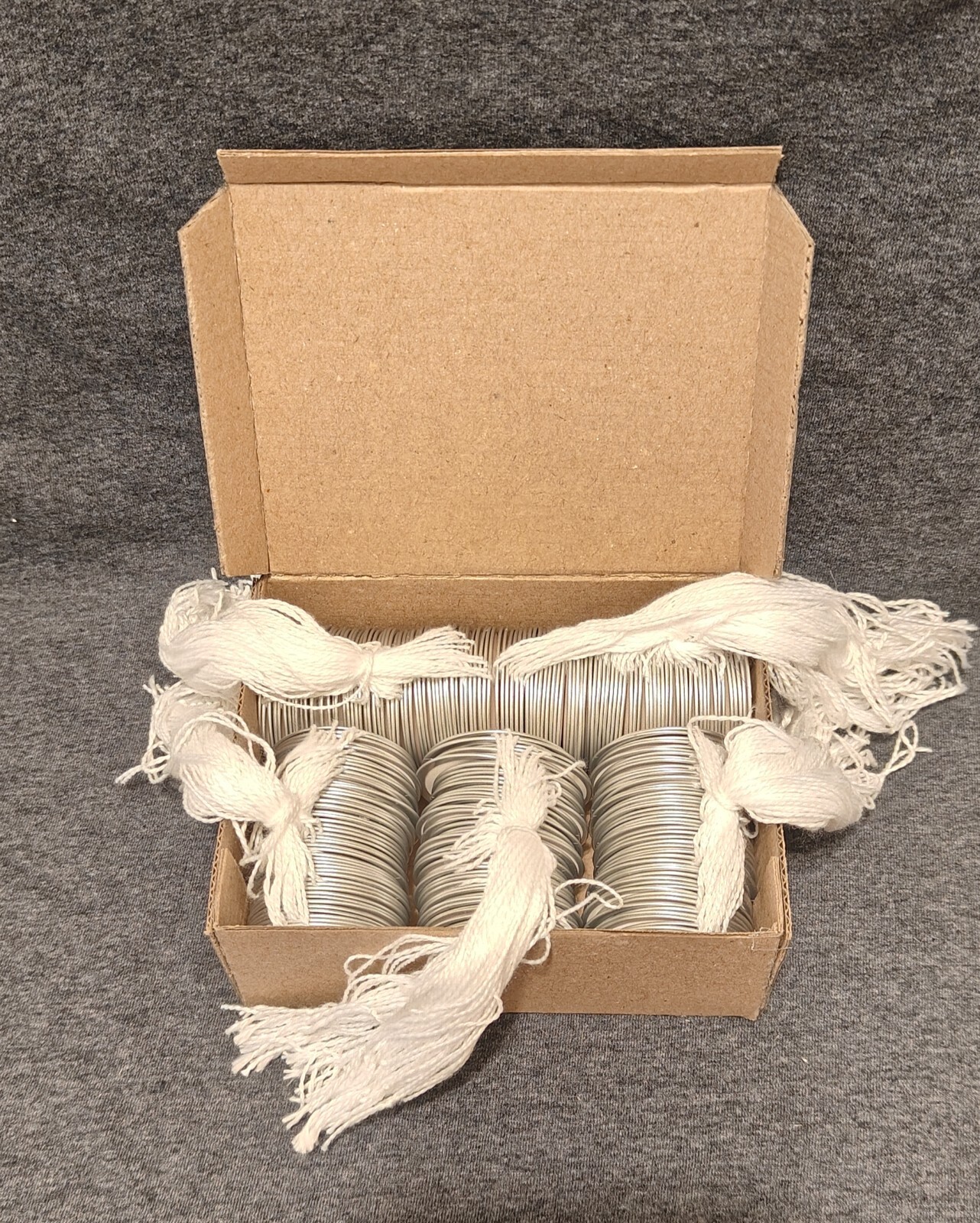 Metal Rim Tags, Key Tags round Blank Paper Tags, Knotted Strings Attached.