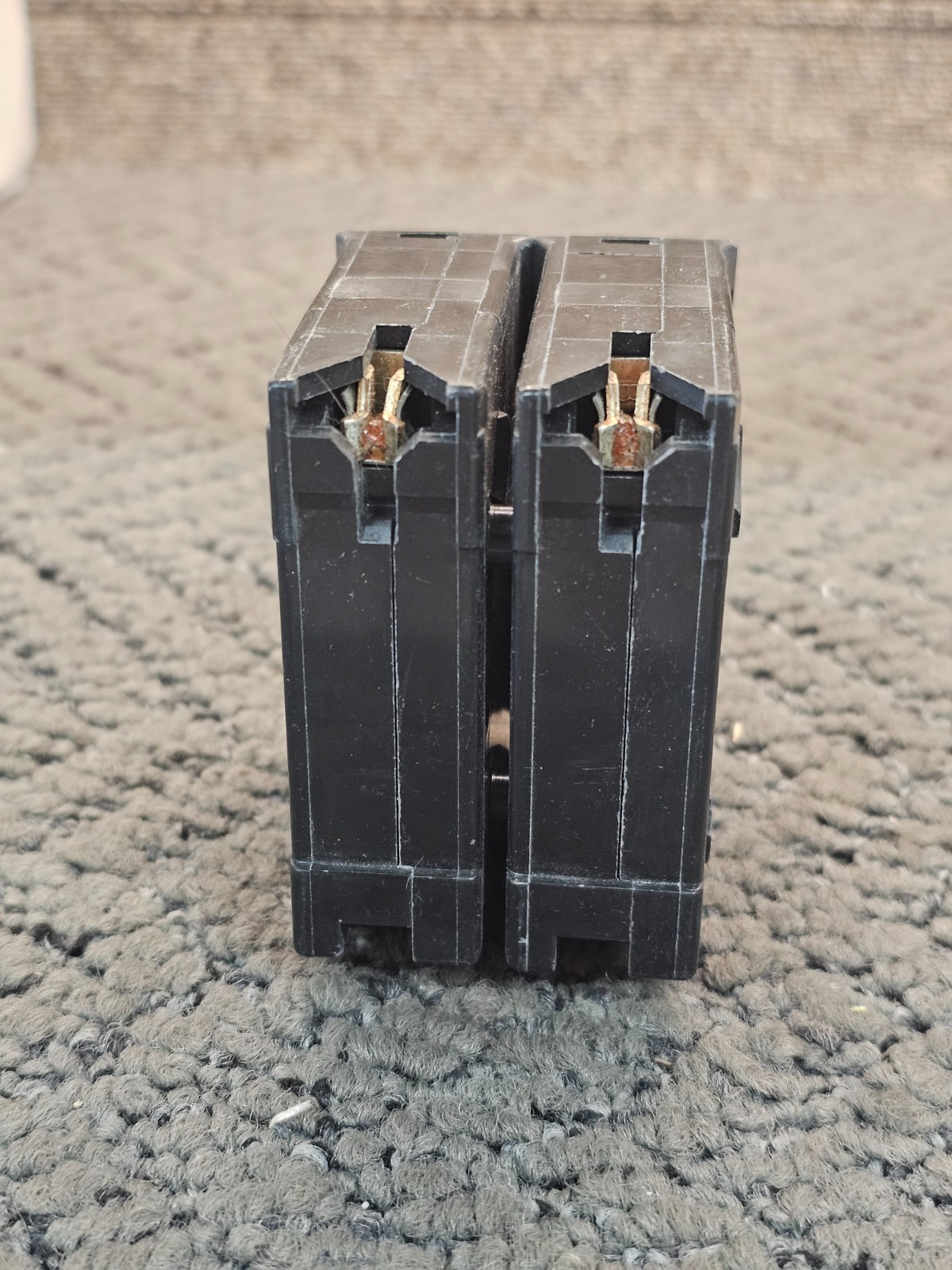 Square D HOM225 Homeline 25-Amp 2-Pole Miniature Circuit Breaker 120/240 V, 10kA