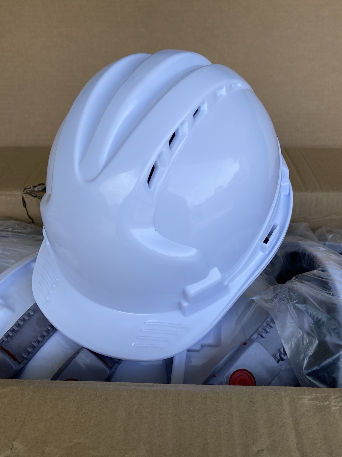 Leumoi 8 Pieces 4 Pt. Suspension Hard Hat Bulk Safety Helmets Adjustable Ratc…