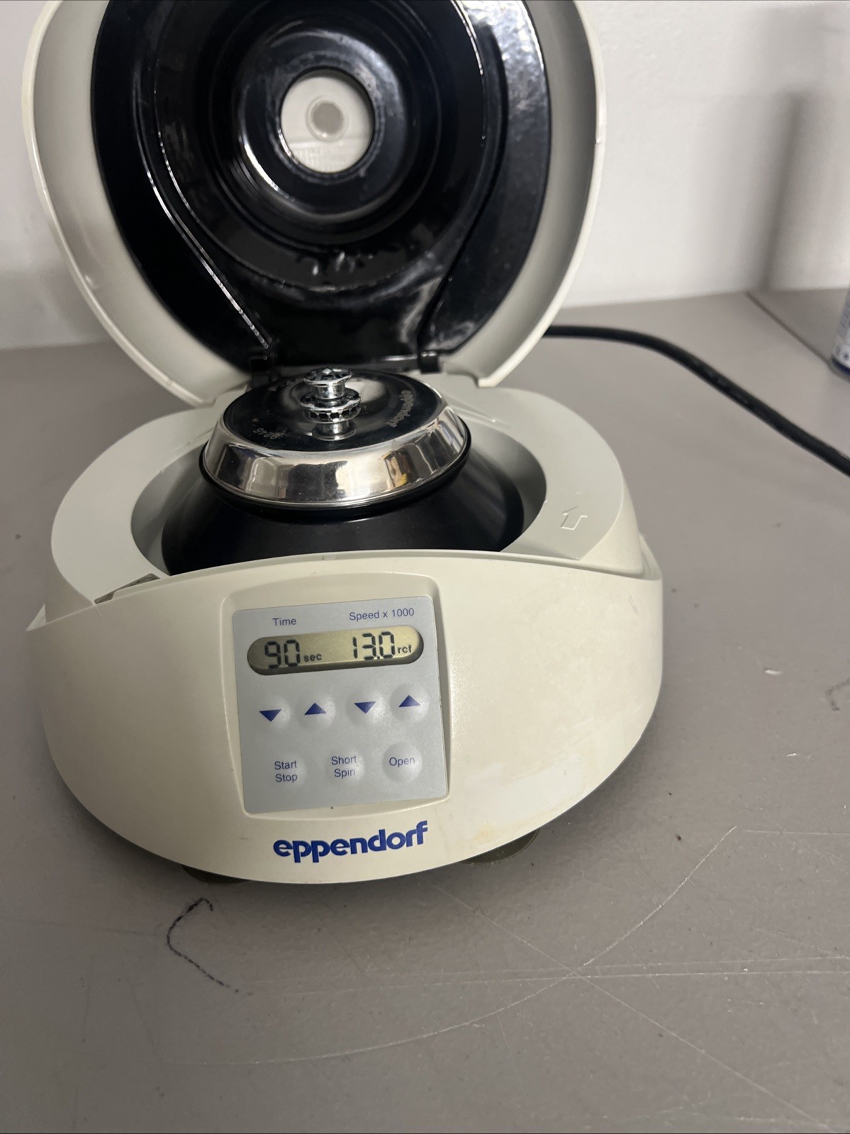 Eppendorf MiniSpin Plus 5453 Microcentrifuge + F45-18-11 Rotor Tested Working E2