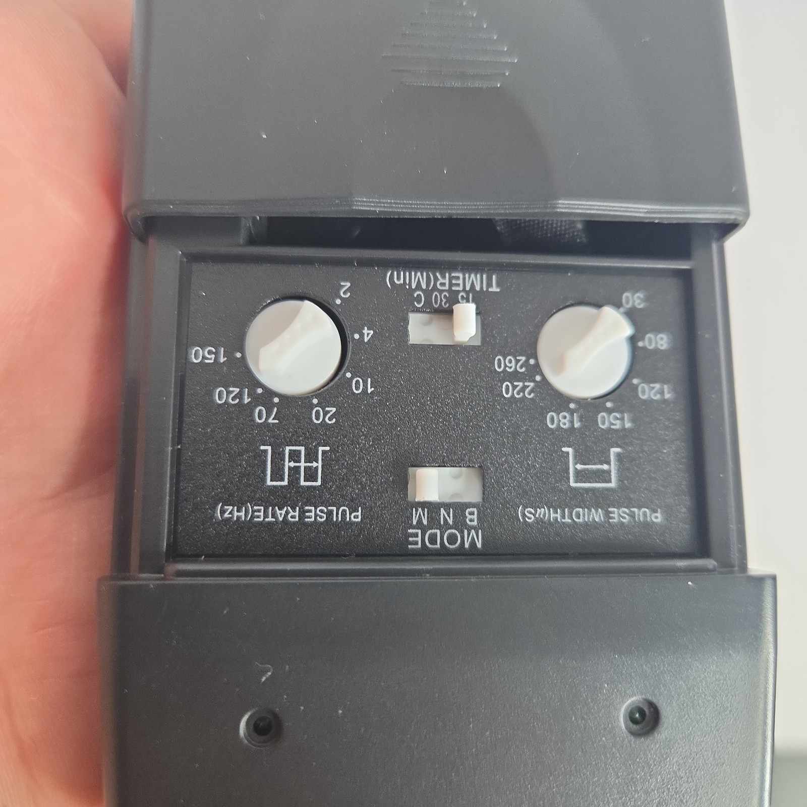 Roscoe Medical TENS 3000 TENS Unit 2-Channel Handheld Muscle Stimulator