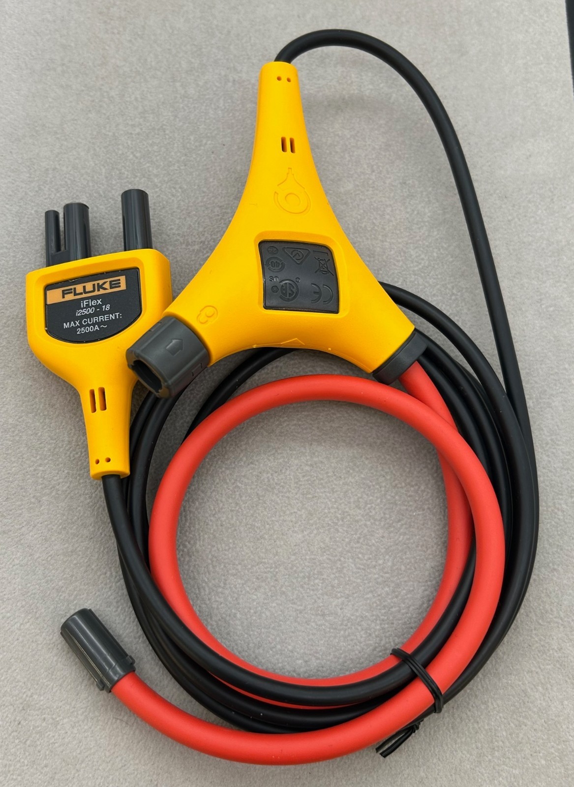 Fluke 393 FC Cat III 1500V TRMS Clamp Meter with Iflex i2500-18 – MINT used once
