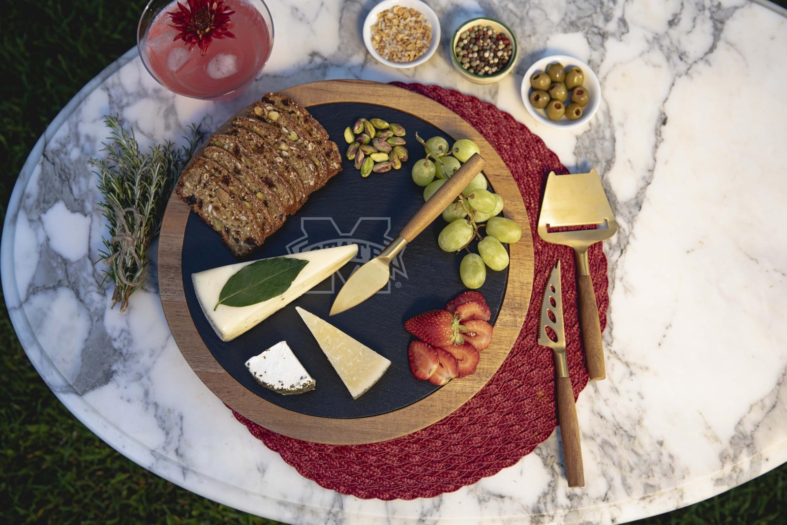 Picnic Time Ncaa Mississippi State Bulldogs Insignia Serving Board Cheese Tool