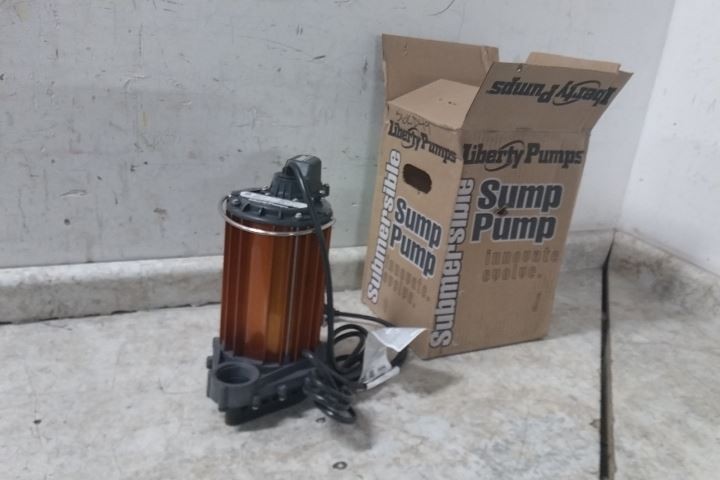 Liberty Pumps 457 1/2 HP 3450 RPM 115VAC Vertical Float Sump Pump