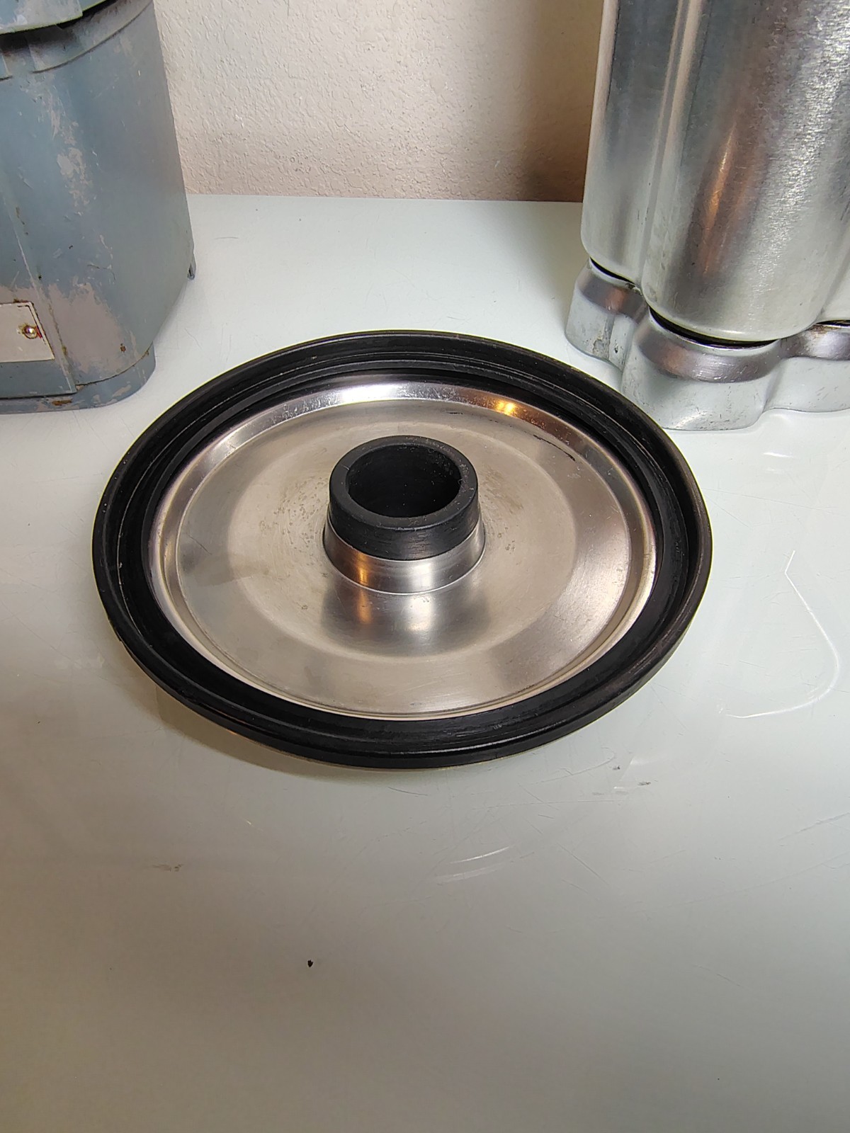 Waring Blender CB6 115 Volts Model 34BL22 Used – Needs Rubber Legs/Pads