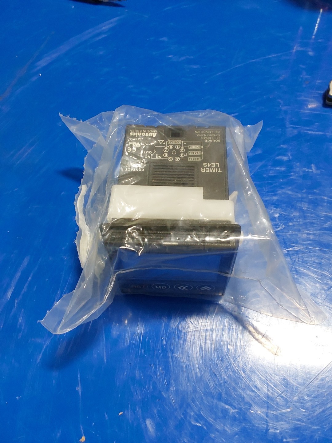 1Pcs Autonics Digital Backlit Lcd Timer LE4S New tg