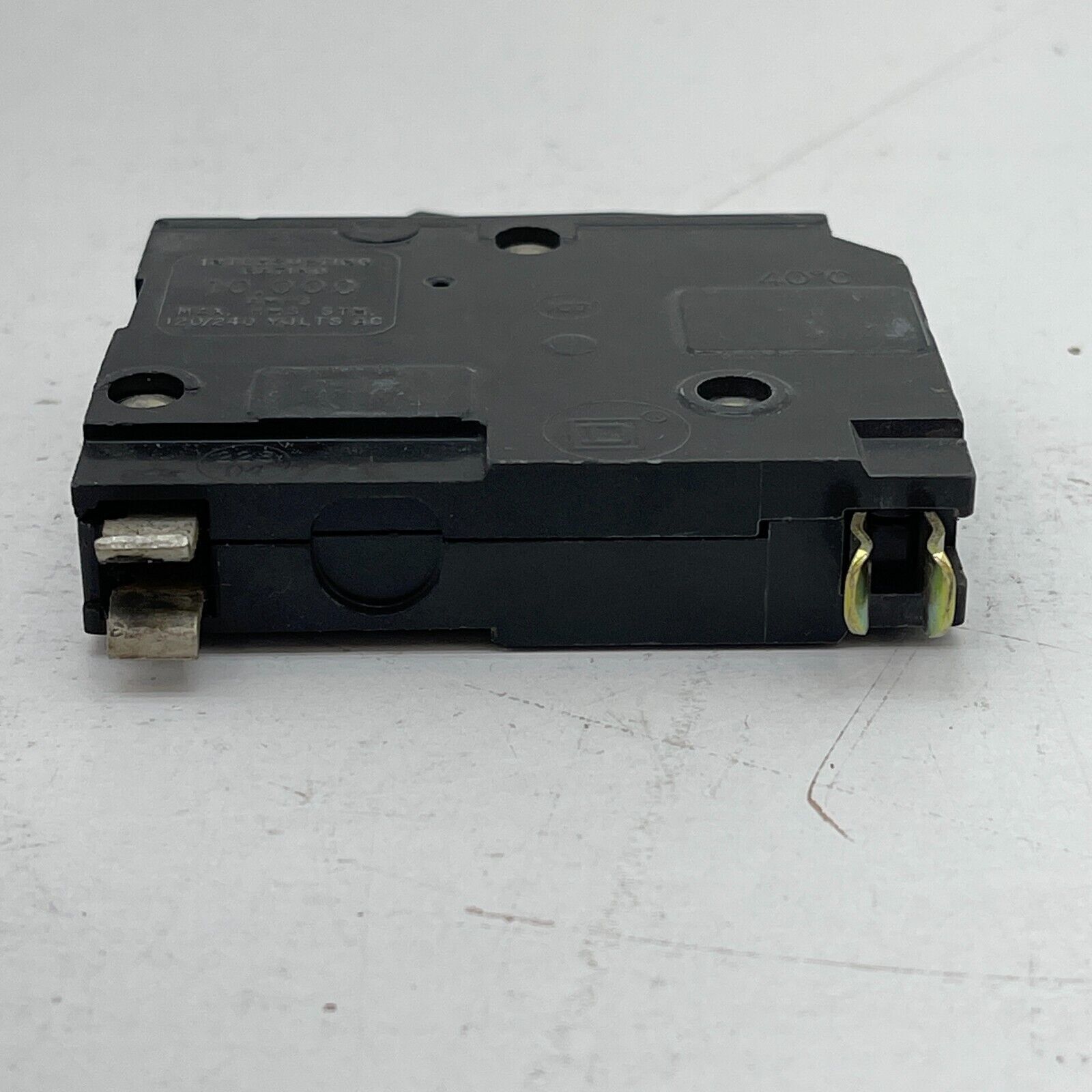 Square D QO110 – Molded Case Circuit Breaker Plug-in – 10A -1 Pole – 240 Volt