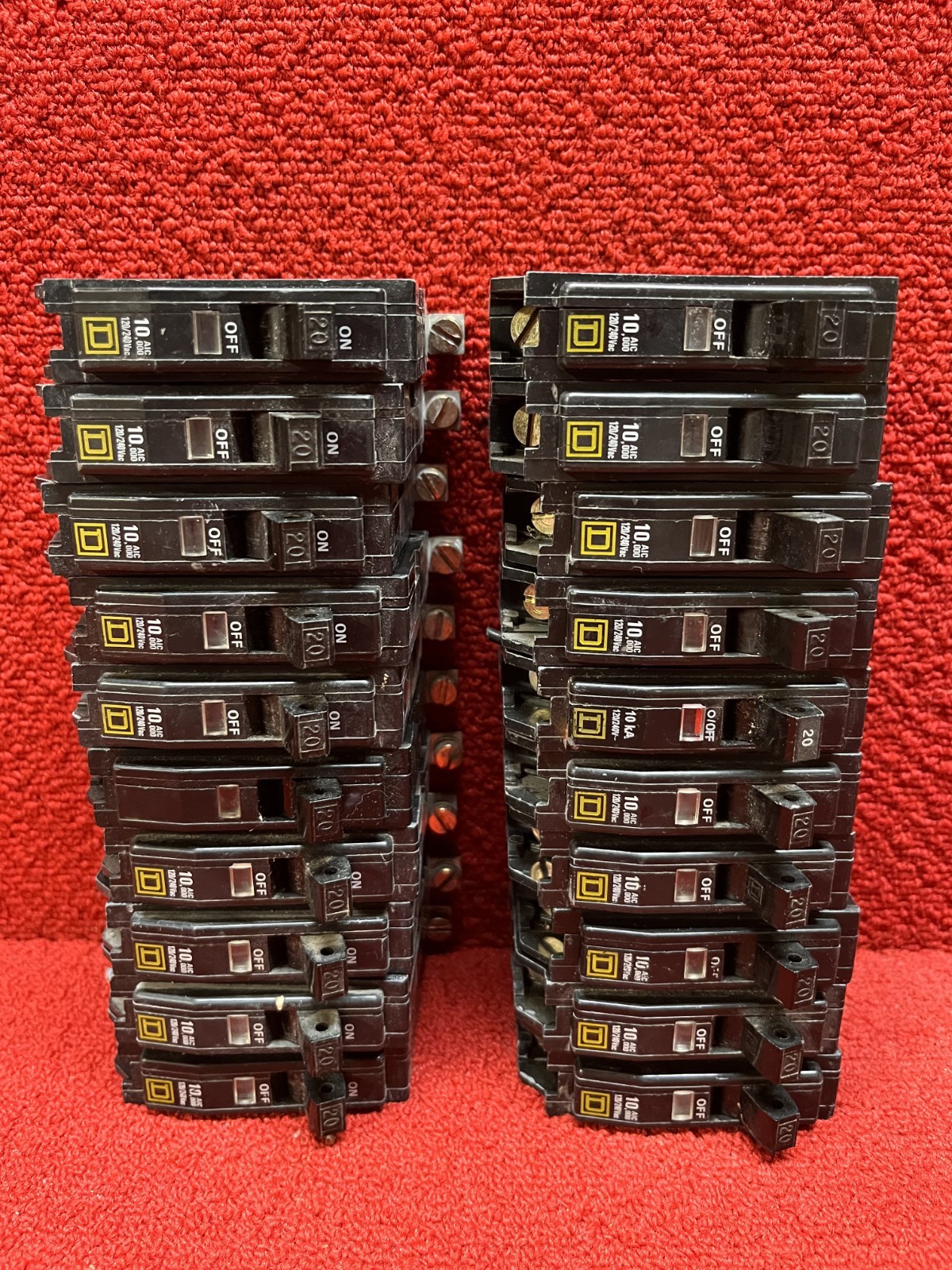 Lot of 20 Square D QO120 Circuit Breakers 20Amp 1 Pole 120/240VAC 10ka Good Cond