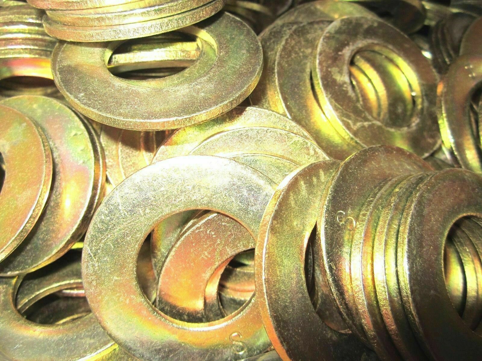 1000 Piece Grade 8 Yellow Zinc SAE Flat Washer Assortment 1/4-5/8
