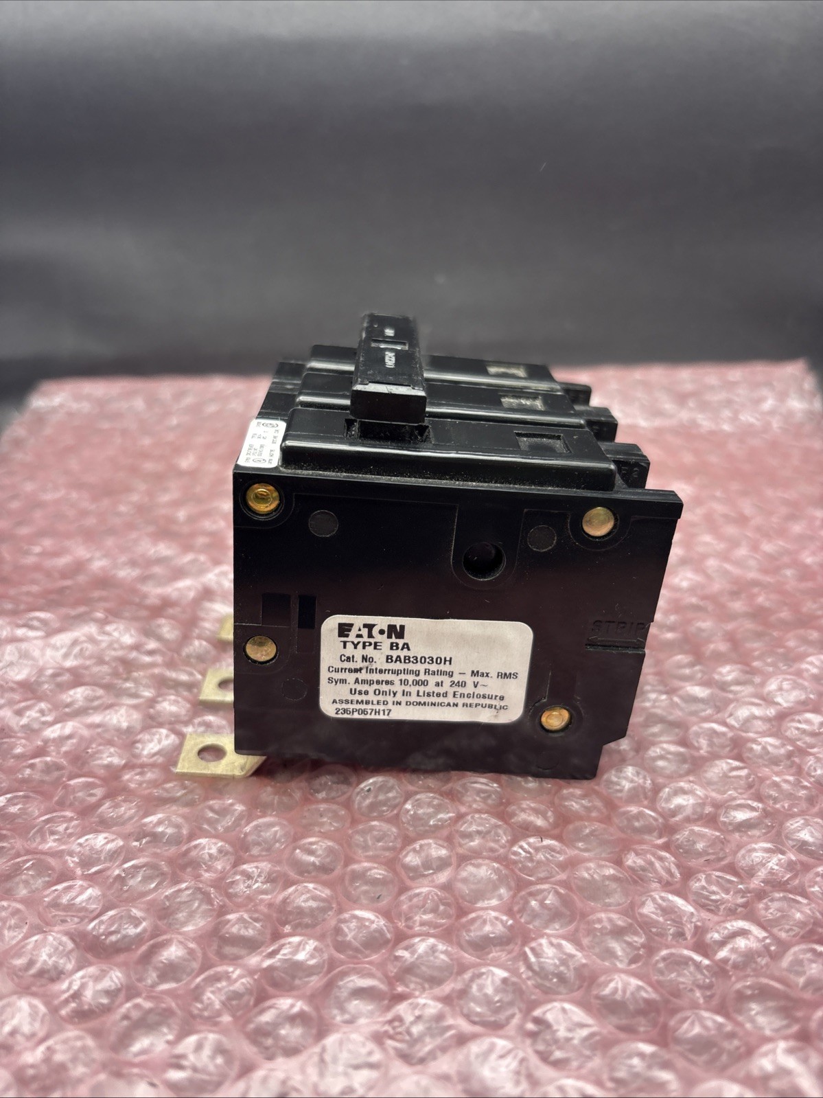 Eaton Cutler Hammer BAB3030H 30A Circuit Breaker 3-Pole 240V AC *NEW*