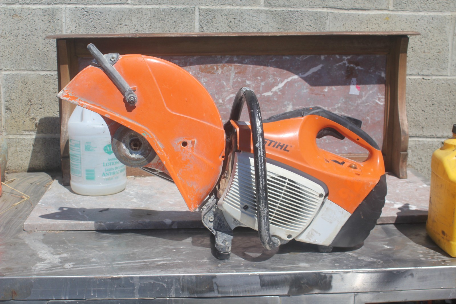Stihl TS420 14″ Gas Handheld Cut-Off Saw