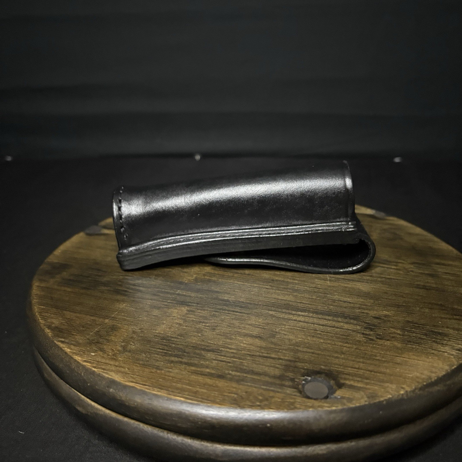 Bianchi Baton Holder 32A For 21″ Expandable Plain Black Leather 2.25″ Loop