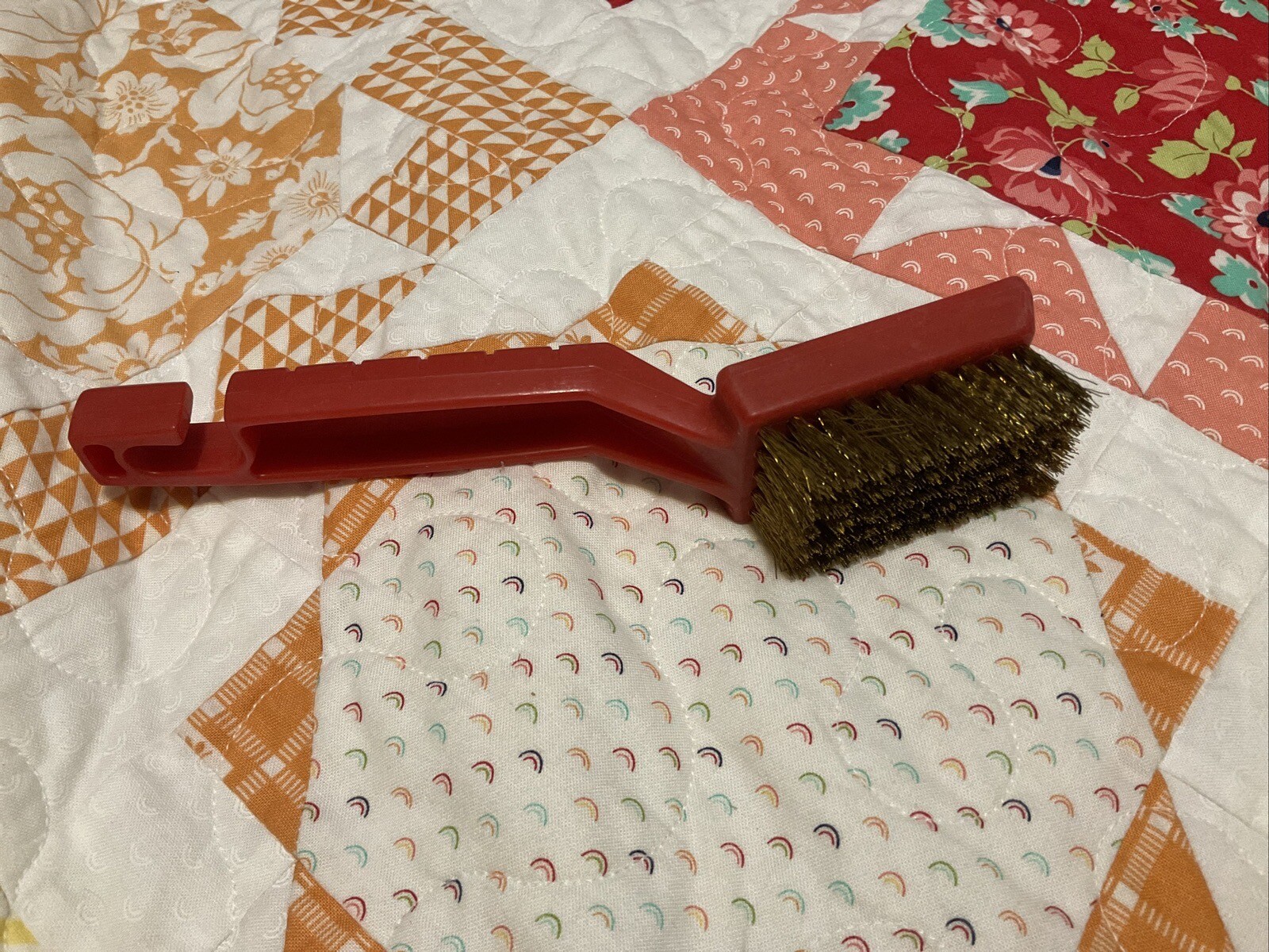 7” Wire Brush Automotive Metal Work Surface Cleaning Plastic Handle Copper? Wire