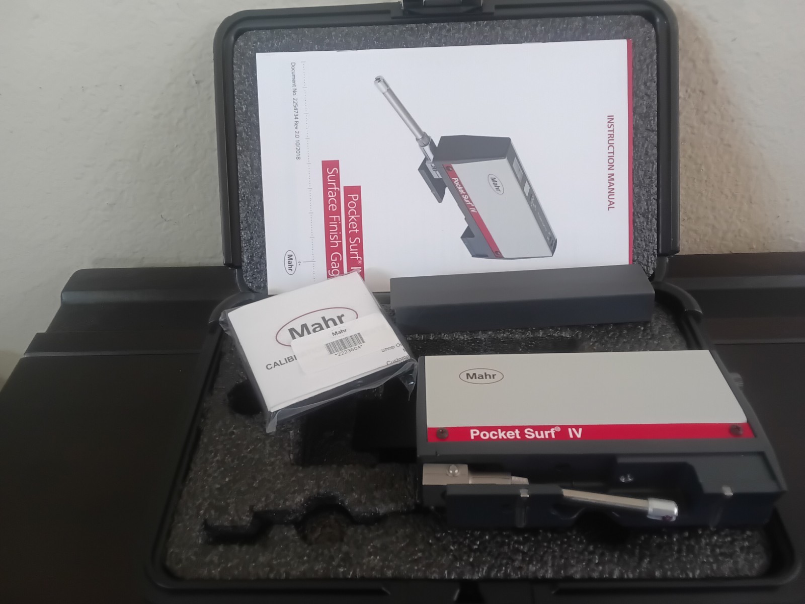 Mahr Pocket Surf IV Mobile Roughness Measuring Instrument with 10 µm Probe Tip
