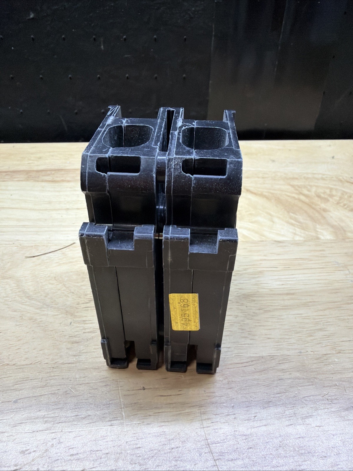 Square D HOM2100 2 Pole 100 Amp 240V Plug-in Circuit Breaker New In Box