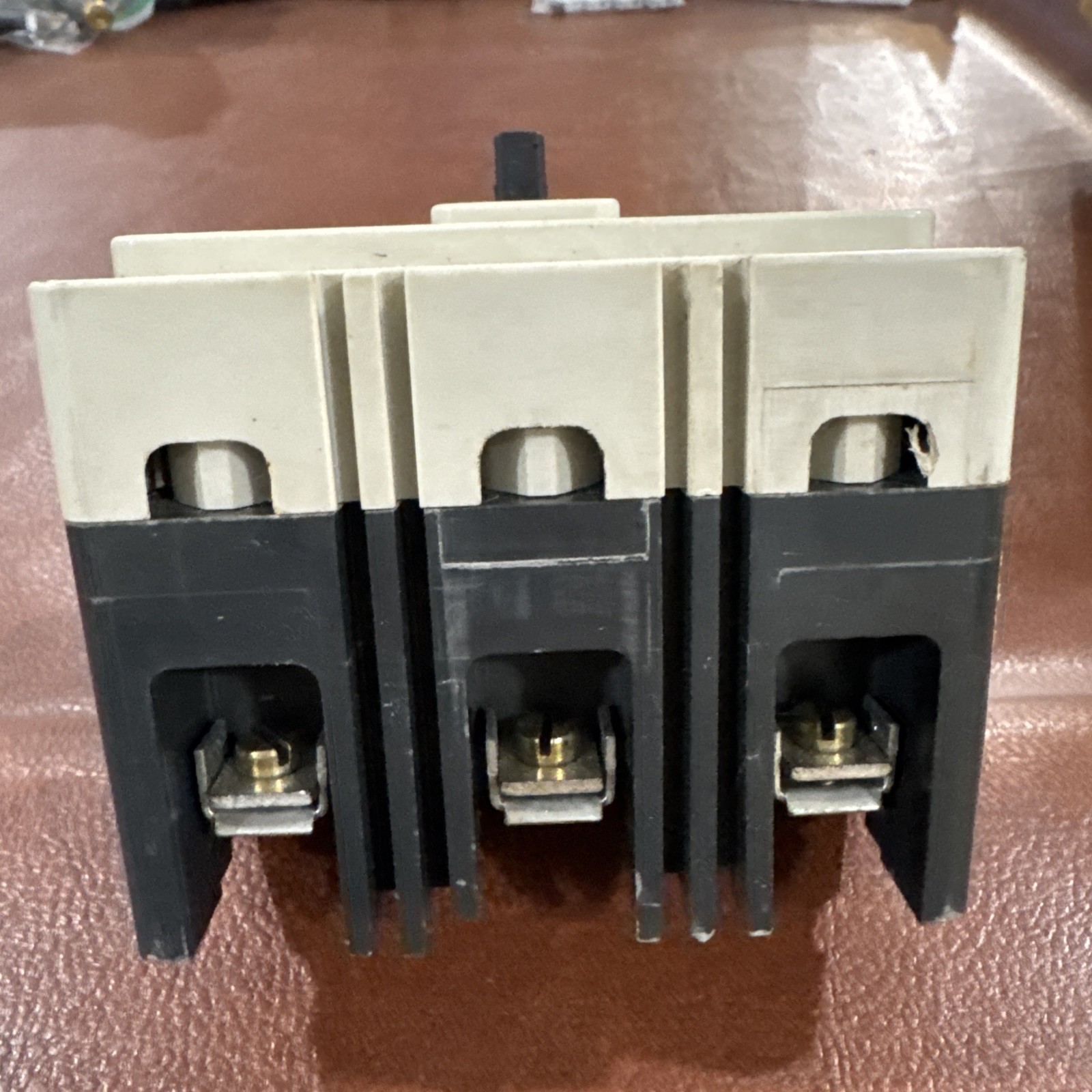 Eaton Cutler Hammer EHD3015L 3P 15A Circuit Breaker 3 Pole 15 Amp 480V EHD 14k