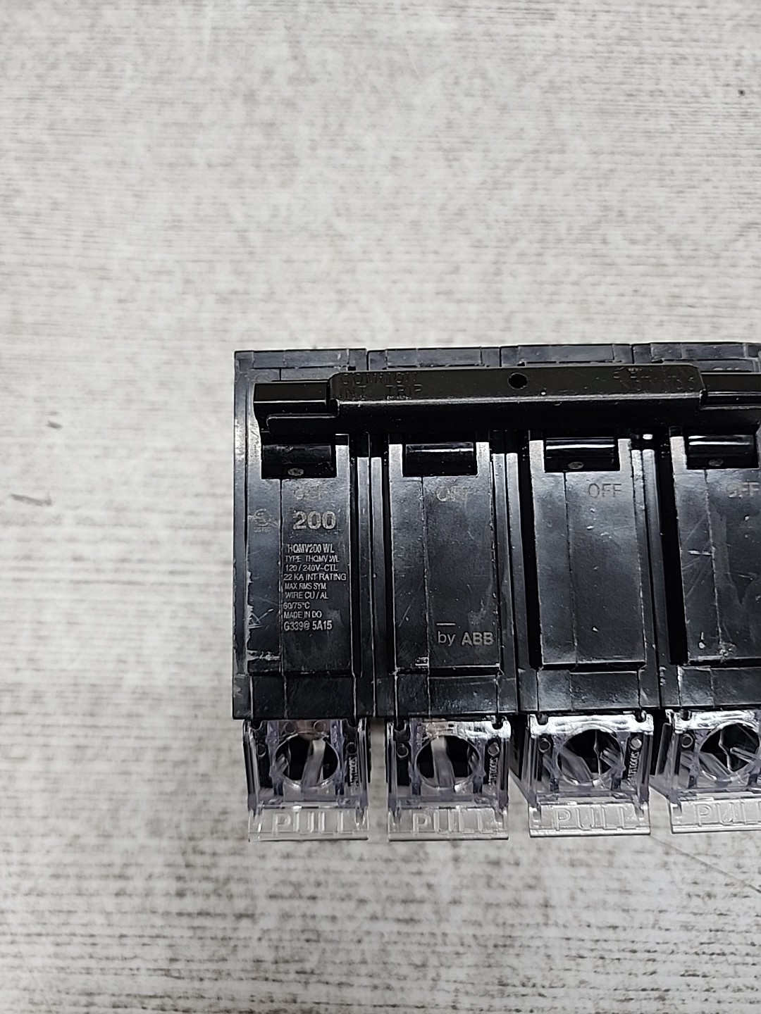GE THQMV200WL 200 Amp 120/240 Volt 2-Pole Plug-In Mount  Main Circuit Breaker