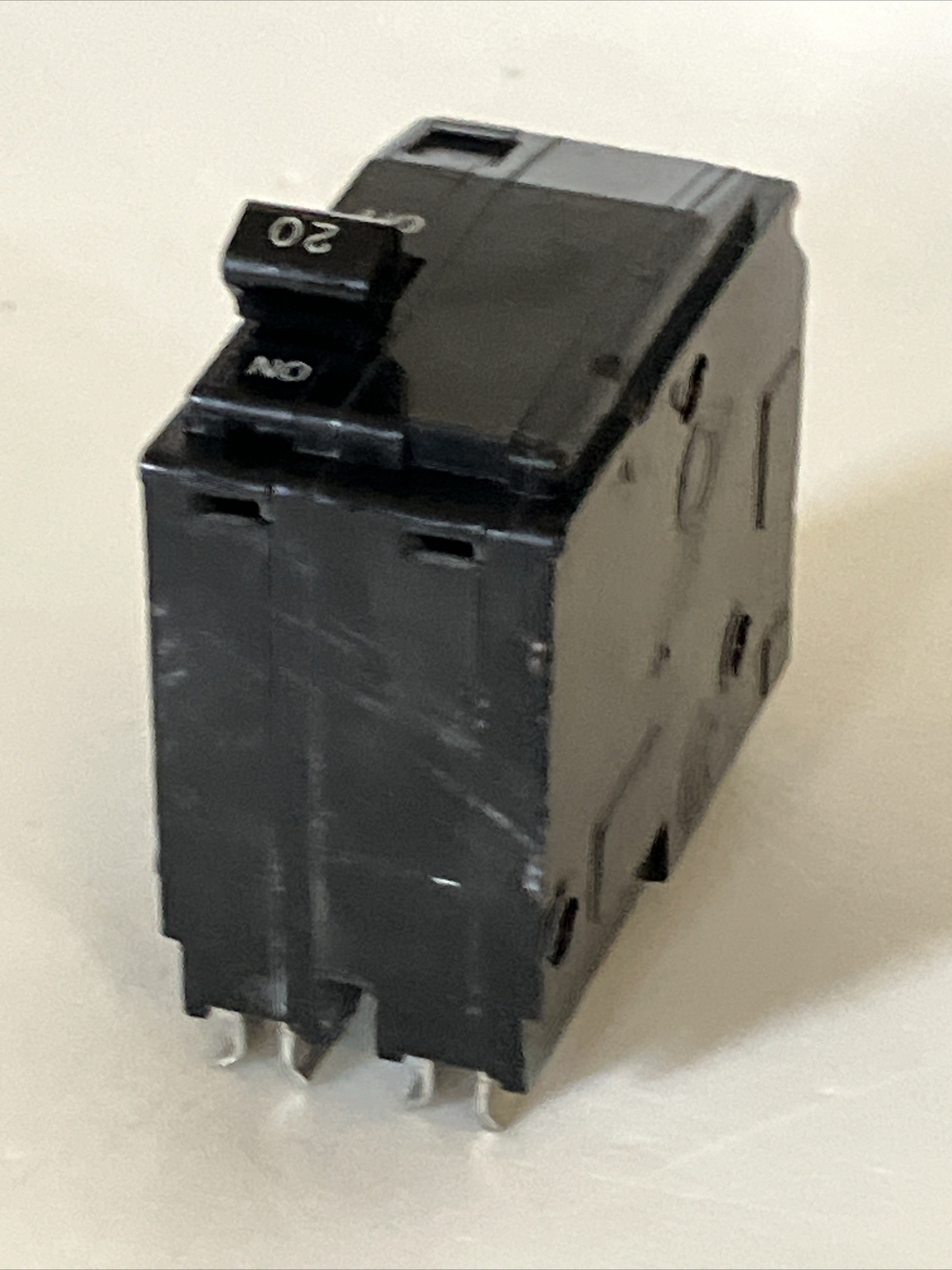 Square D QO220 2P 20A 240V Circuit Breaker Black Face 4 Prong mount
