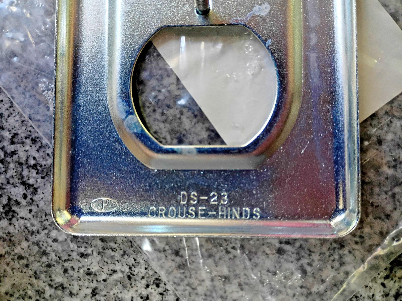 NEW DS23 CROUSE HINDS 1-Gang SHEET METAL STEEL SURFACE COVER DUPLEX RECEPTACLE