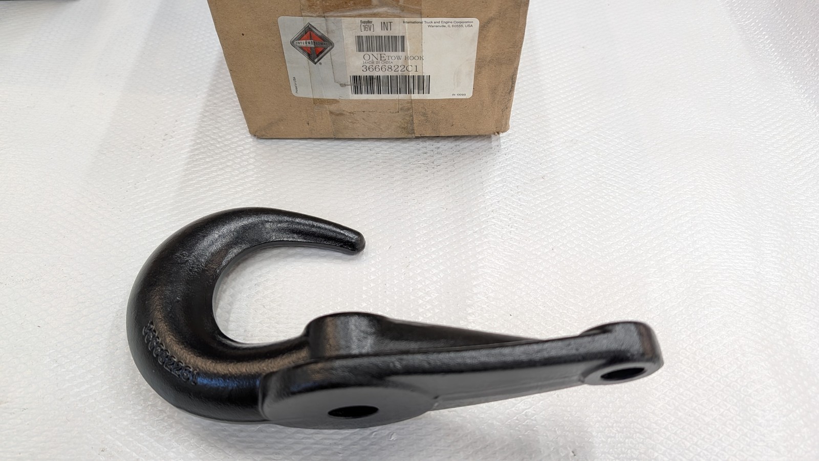 Truck Tow Hook Set Pair Left & Right 13500 LB Each International 3666821C1 822C1
