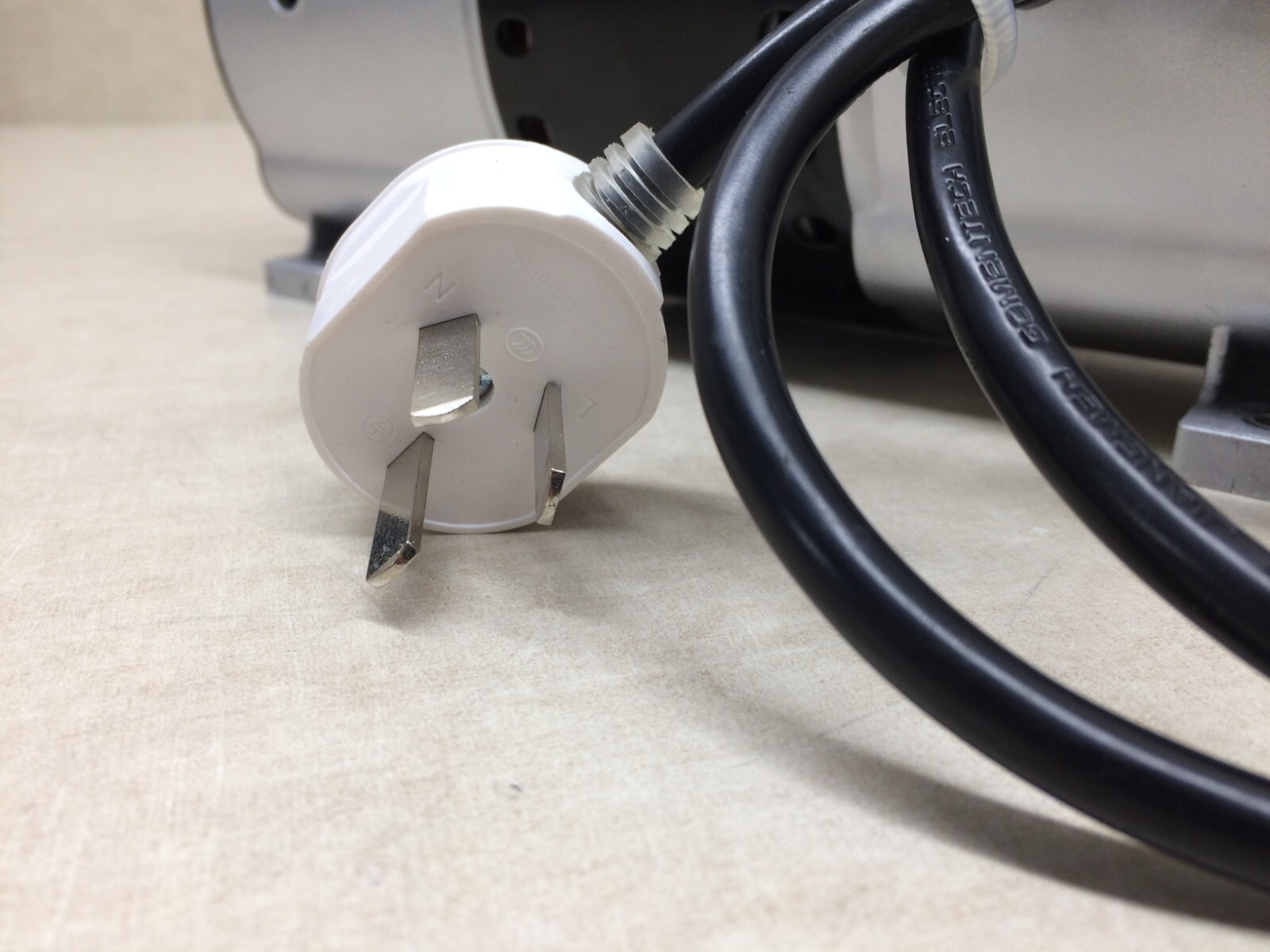 AirTech HP-200V Oil-Less Dry Rotary Piston Vacuum Pump w/ Cord