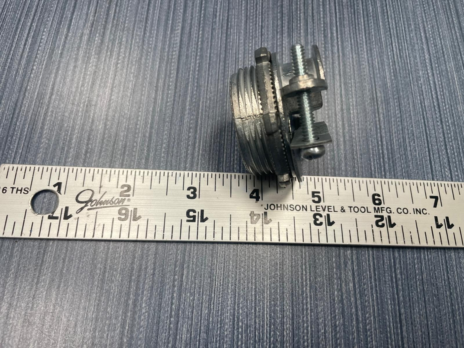 Pack of 10 x Southwire 1-1/4″NM SE Cable Clamps Connectors Item# 144R