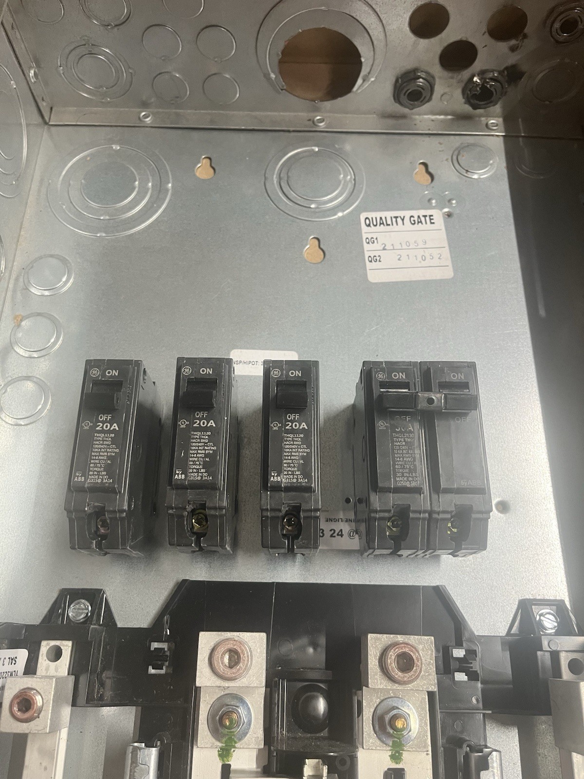 GE Indoor Main Breaker Panel 200A 32Spaces 64Circuits w/Breakers TM3220C64K