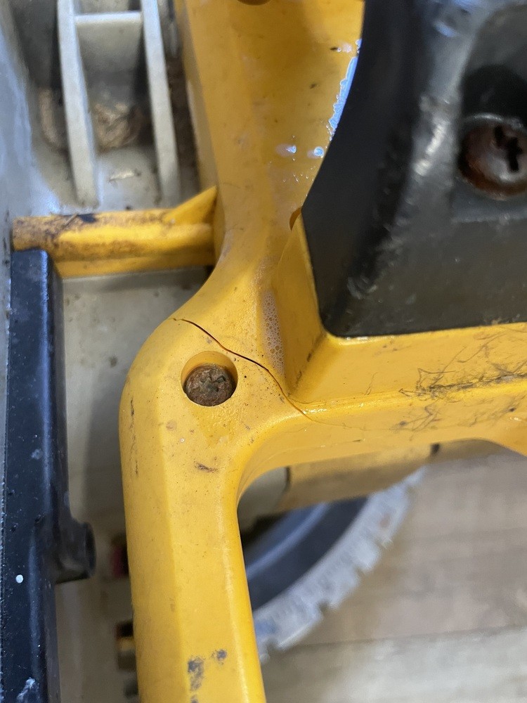 Dewalt Mitre Saw dw715 – PPSKN (323847)