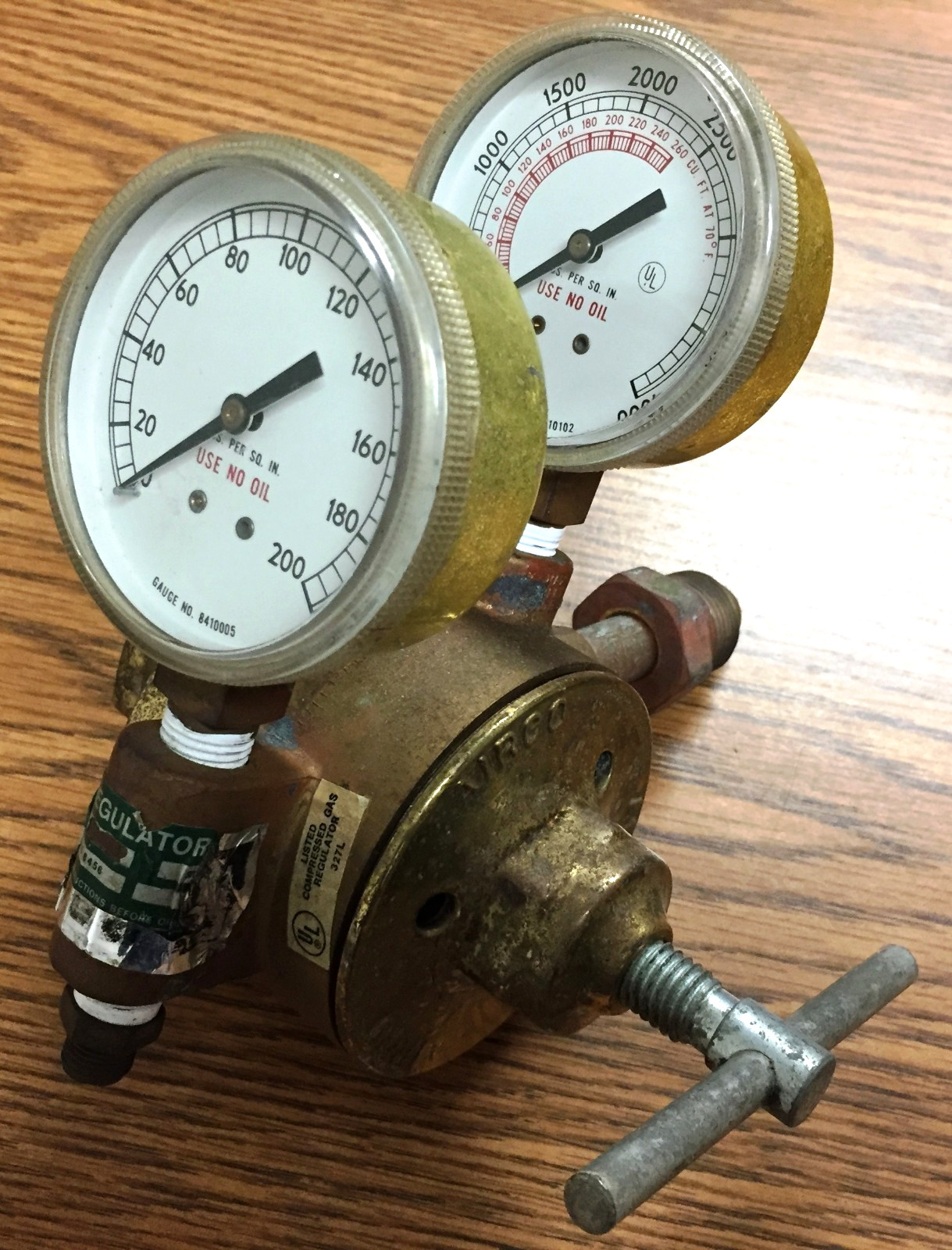 Airco 806-8456 Two Stage Oxygen & Gas Regulator with 2 Gauges of 200 & 4000 psi