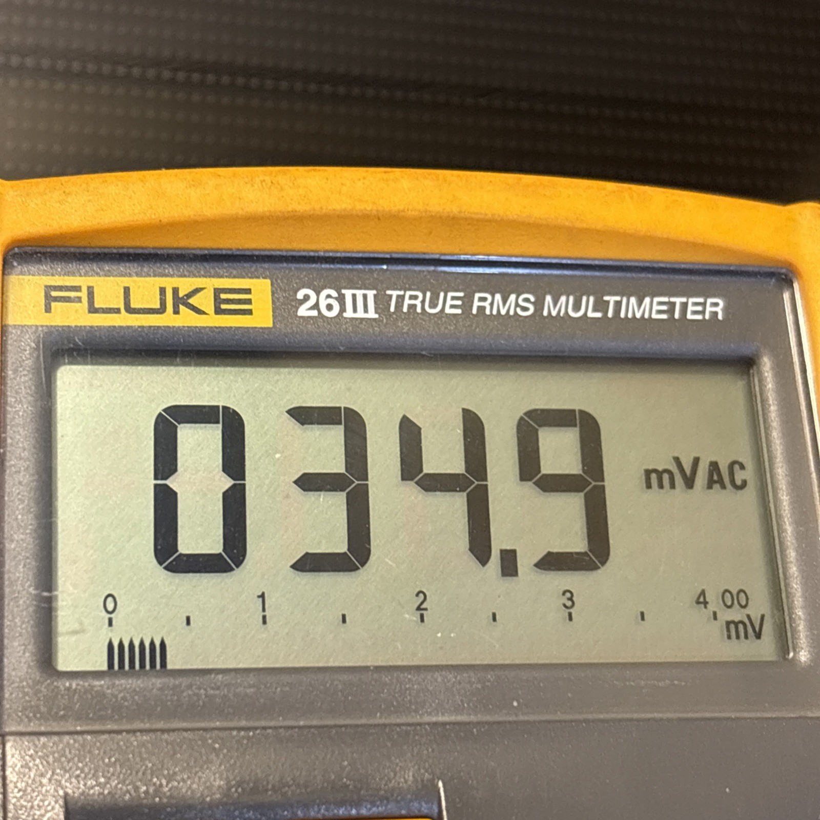 Fluke 26 III True RMS Digital Handheld Multimeter, Test Leads, 1000V, CAT III