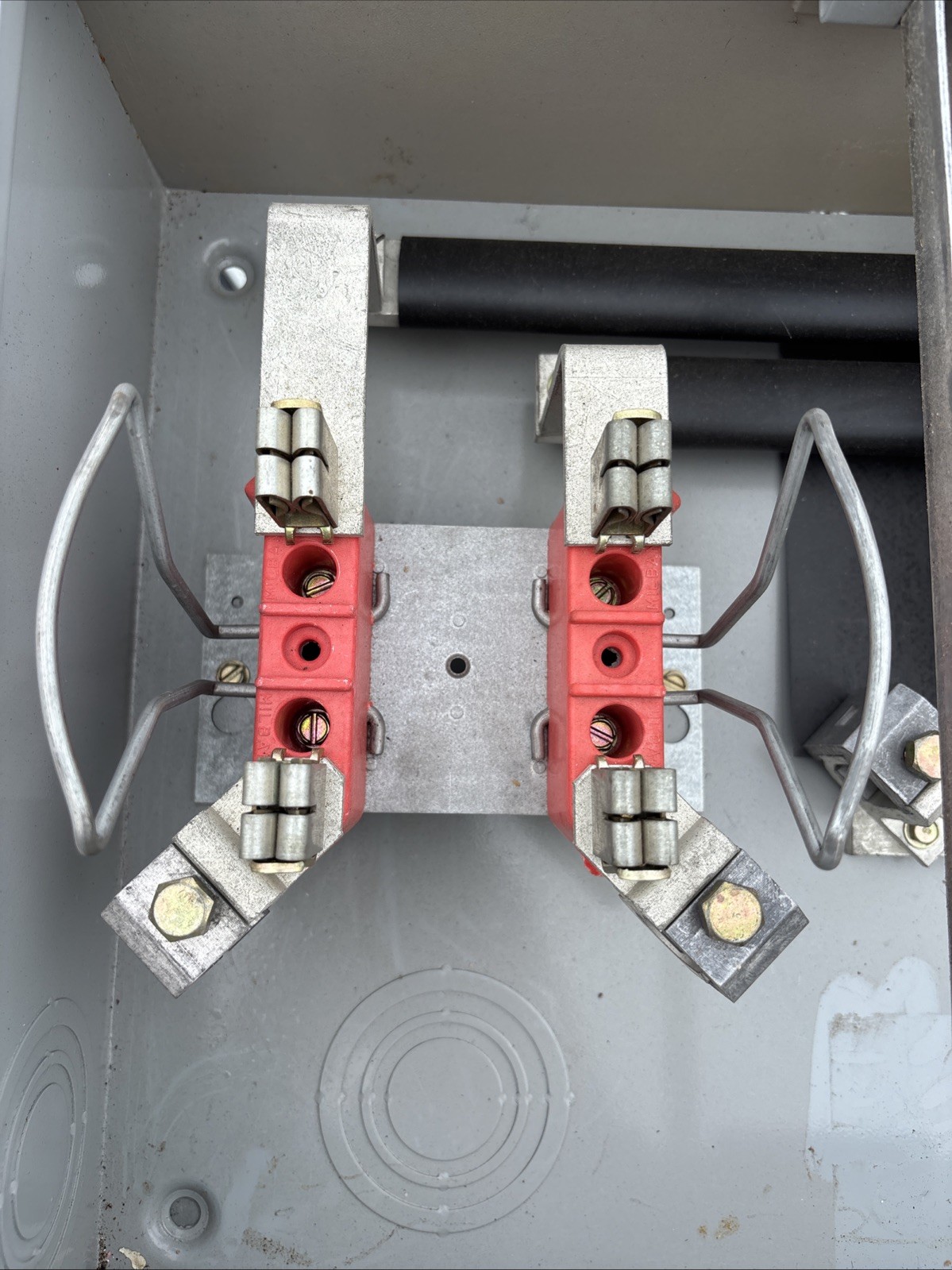 MILBANK U1252 200A DUAL METER CAN SOCKET Mfg 1998