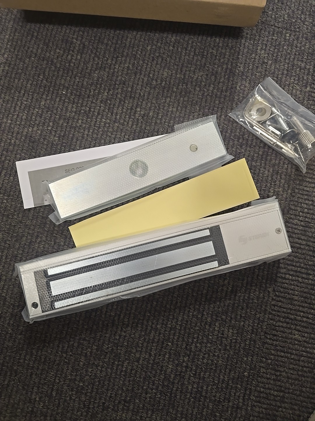 Electromagnetic Lock with 600Pound Holding Force.