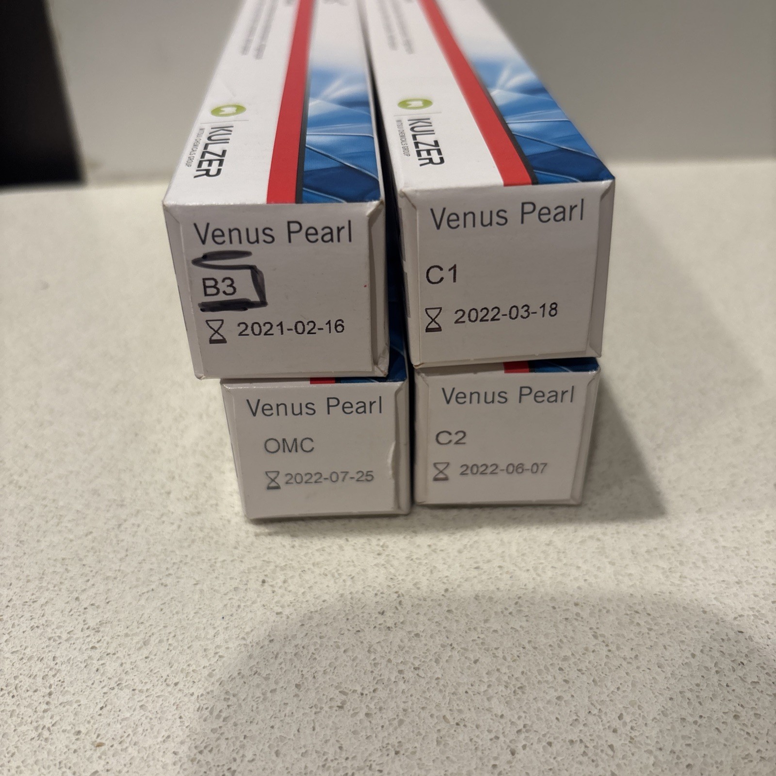 Kulzer Venus Pearl syringe Refill OMC/C2/C1/B3 /3 Gm exp:2022