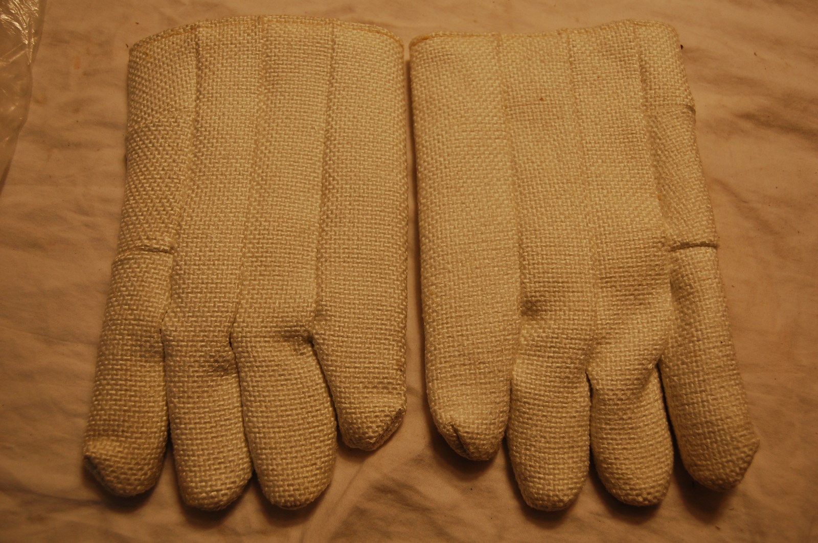 Pair of Made with Kevlar 11″ Heat Gloves