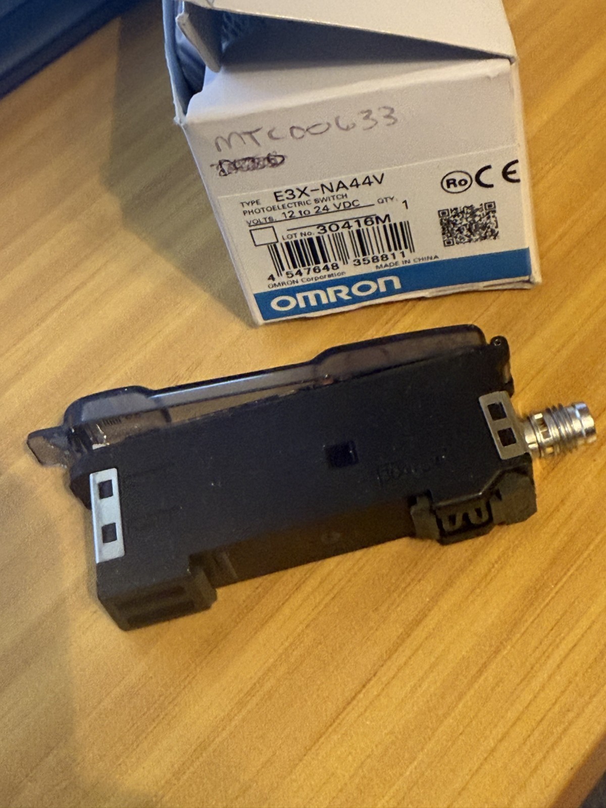 Omron Photoelectric Switch E3X-NA44V; Lot No 3OZ16M