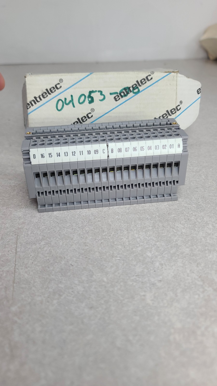 Entrelec 0021017 04 (1SNA021017R0400) Terminal Block