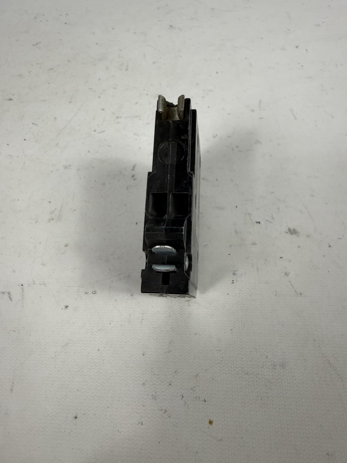 NEW Square D QOT2020NC, TWIN, Tandem, 1 Pole, 20 Amp Circuit Breaker 20A NO HOOK