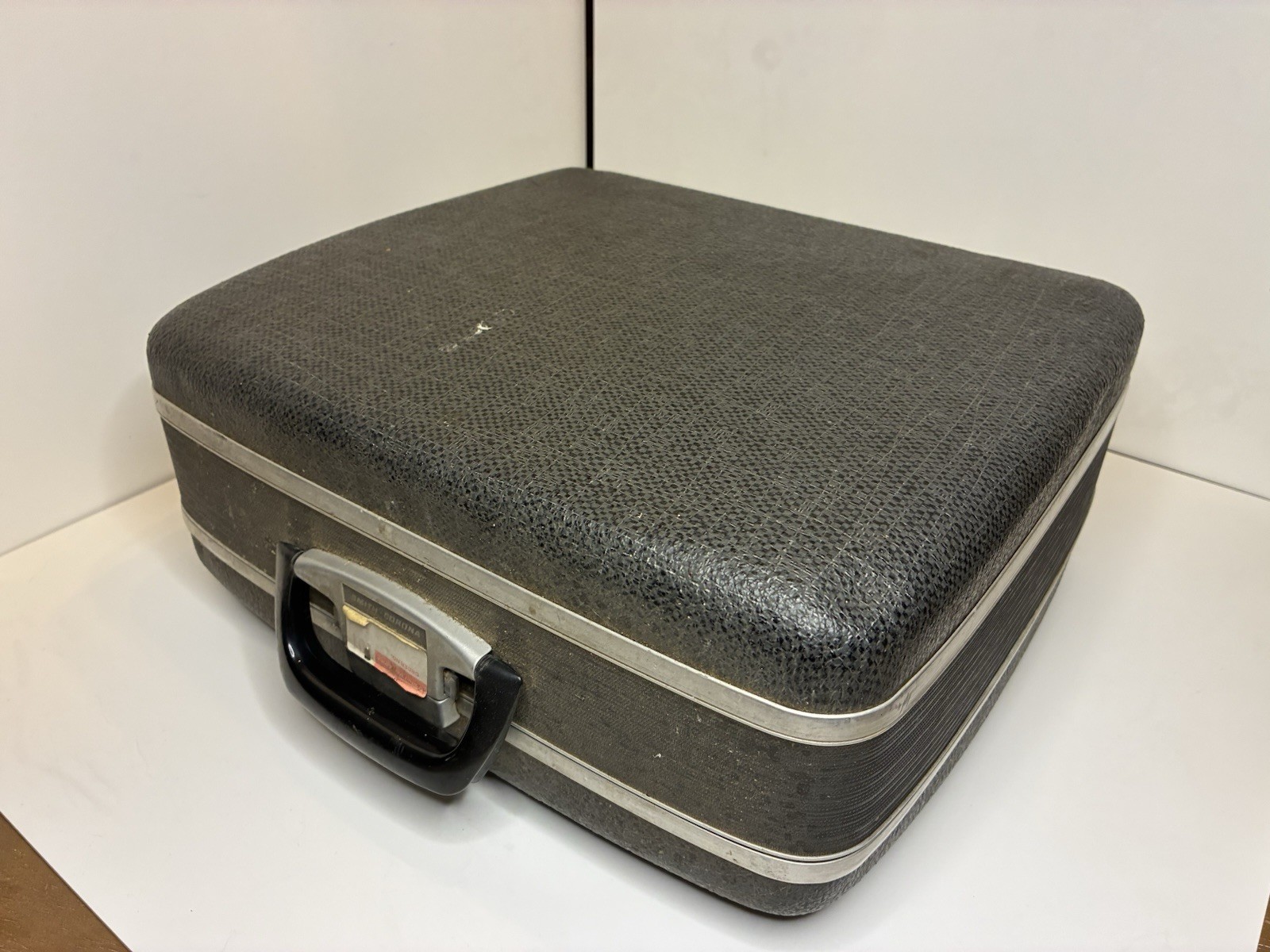 Smith-Corona Galaxie Portable Typewriter Blue/White w/ Carrying Case. as is.