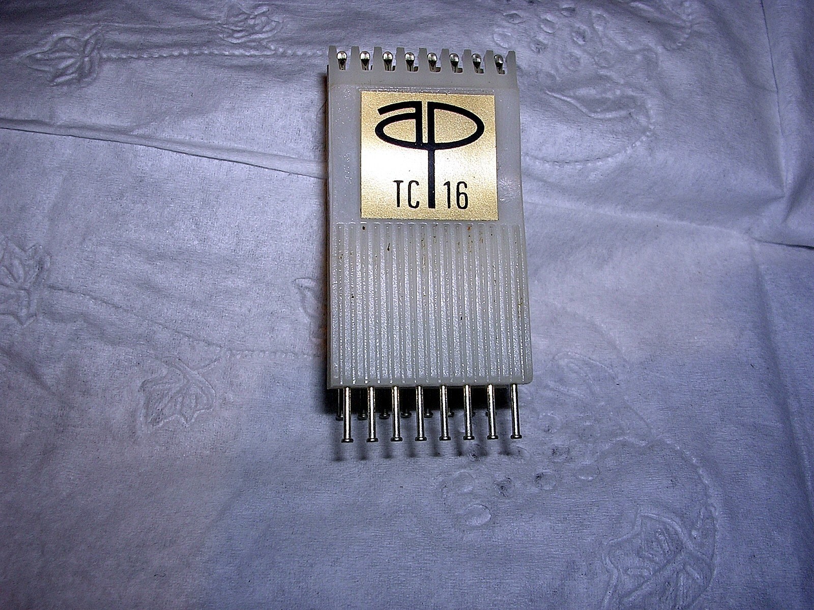 IC TEST CLIP, 16 PIN, 2X8, Prototype AP, 923739-16, DIP, 0.3″ (7.62mm) LTC-16