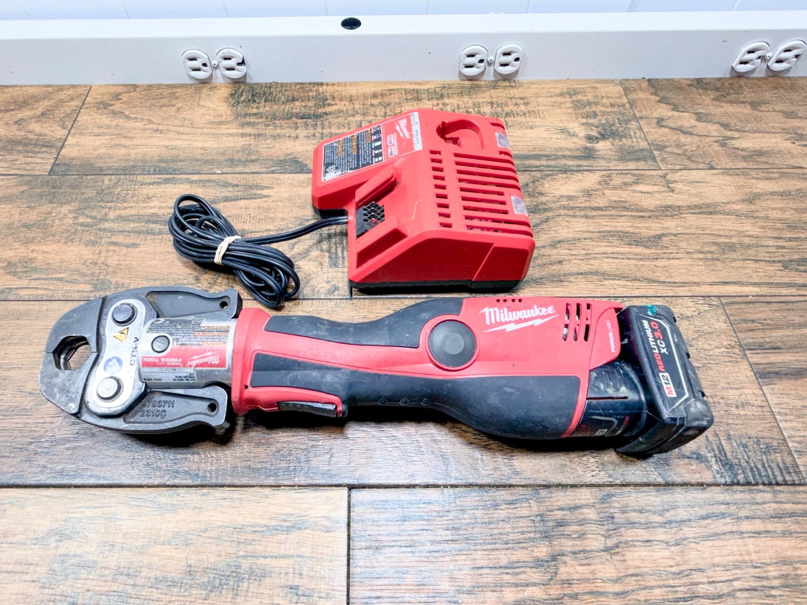 Milwaukee 2473-20 M12 12V ForceLogic Press Tool + 49-16-2451 3/4″ CTS-V G1373