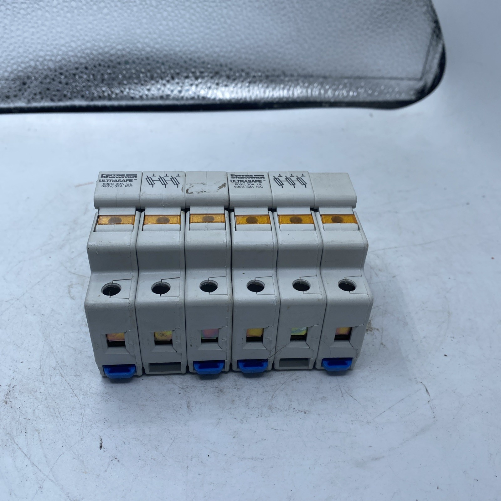 Ferraz Shawmut USM3I UltraSafe Midget Fuse Holder 30A 600V 3P Y219073 LOT OF 2