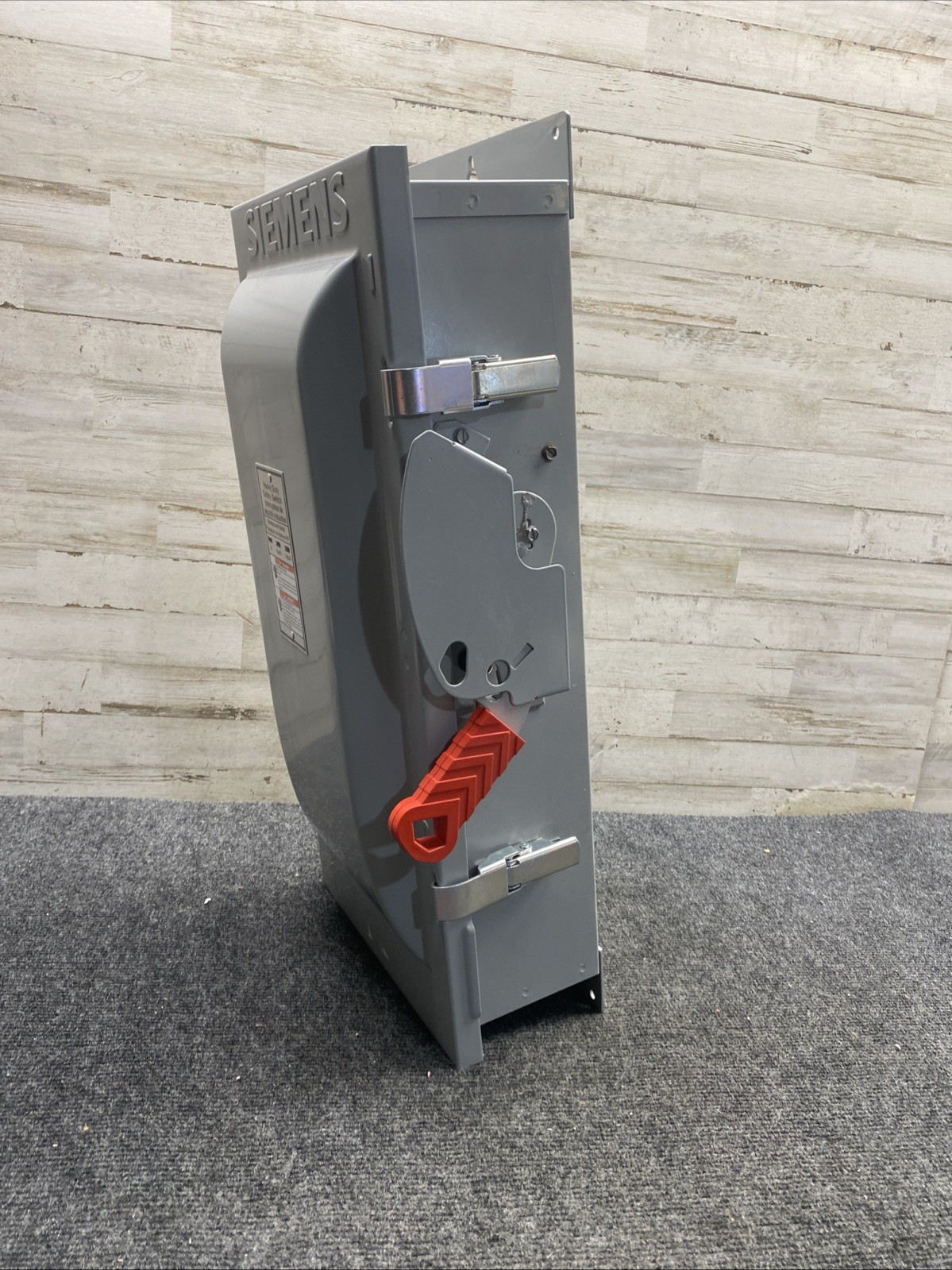 Siemens HFC323J Enclosed Fused Low Voltage Heavy Duty Safety Switch,240VAC,100 A