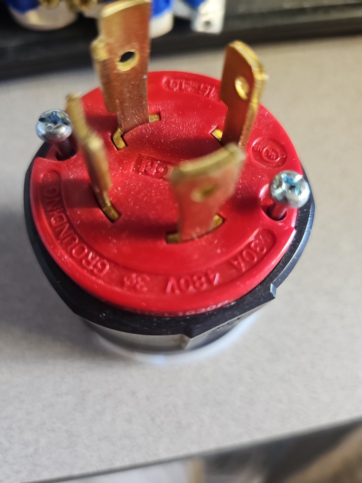 Eaton AHCL1630P HBL2731 71630NP L16-30P 30 Amp 480V Twist Lock Male Plug No Box