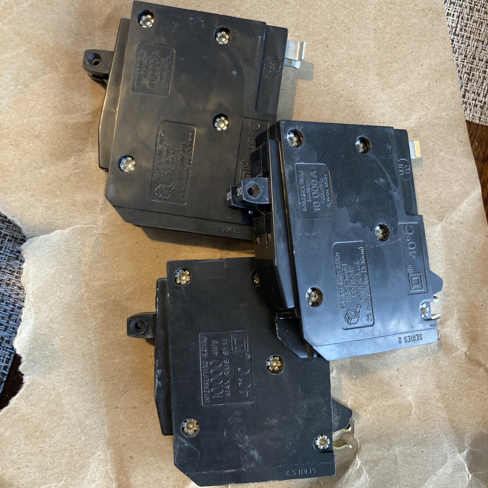 Square D QO2020 20 Amp 1 Pole 120 Volt Side by Side Metal Clip QOT2020 Non-CTL