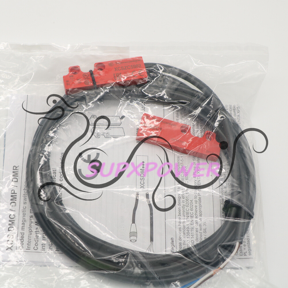 NEW SCHNEIDER XCSZC5902 Magnetic Safety Switches 1pcs