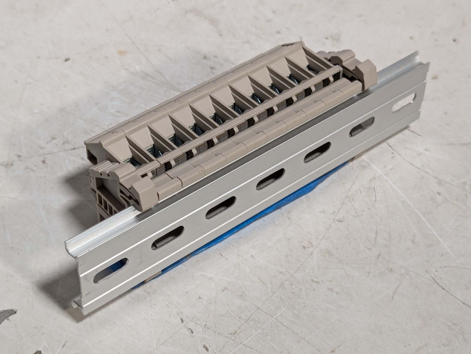 Dinkle DK10N DIN Rail Terminal Blocks Box Connector, 10 Gang, 6awg, 60a, 600v