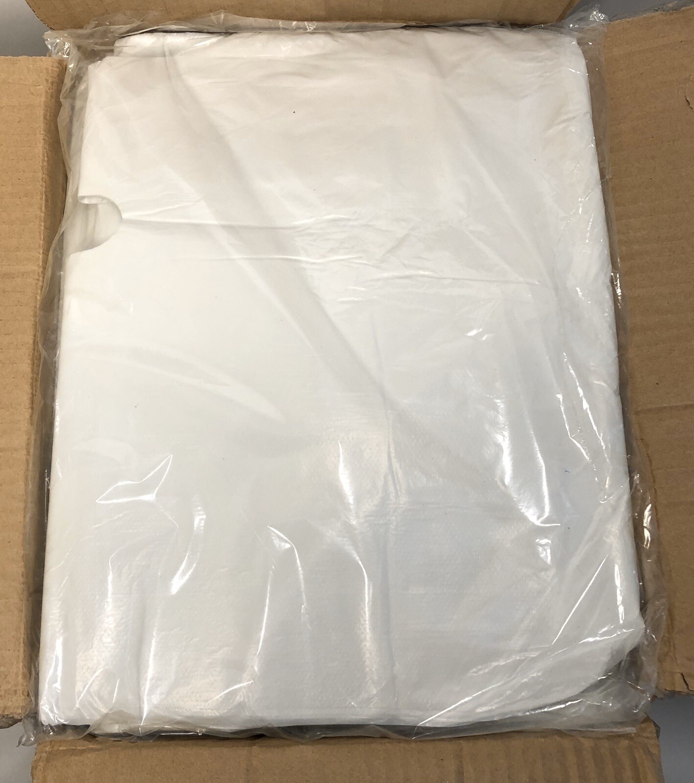 1000 Pcs Plactic Apron White 2846PE 1 Mil WaterProof /Oil Proof