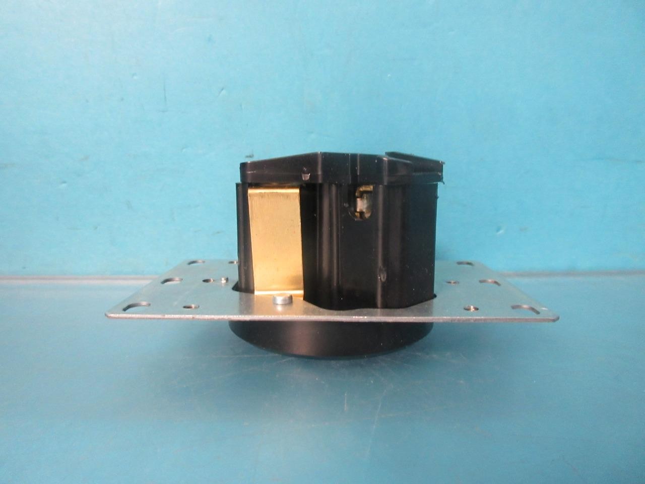 8 LEVITON 7313 FLUSH INDUSTRIAL OUTLET 2P 3W 30A 125V TT-30R POWER RECEPTACLE